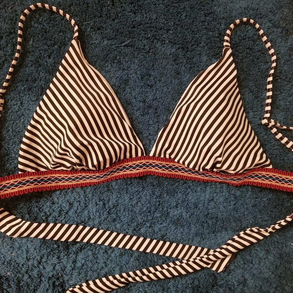 DONATING SOON!!!top cute stripes